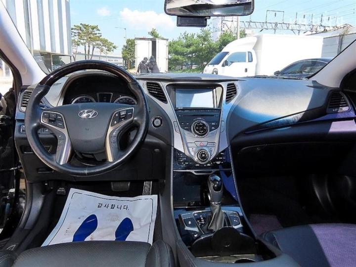 Hyundai Grandeur HG LPG HG300 Prime 8