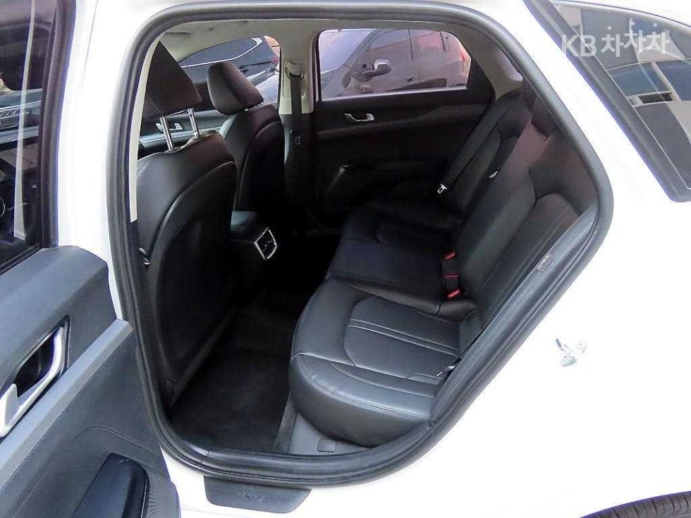 2021 - kia k5