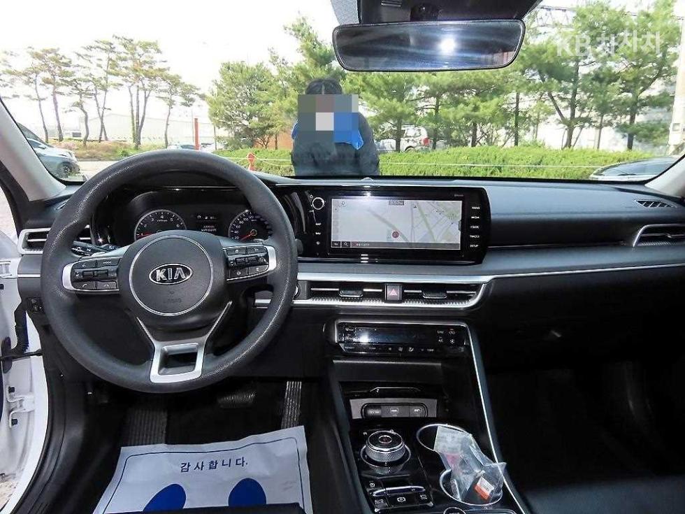 2021 - kia k5