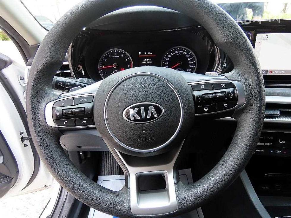 2021 - kia k5