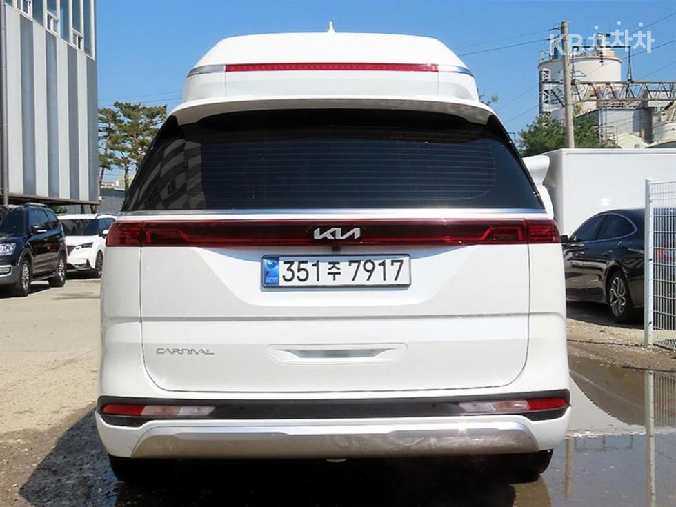 2023 - kia carnival