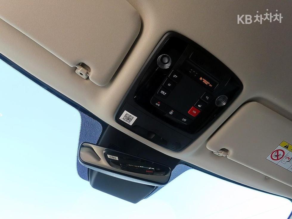 2023 - kia carnival