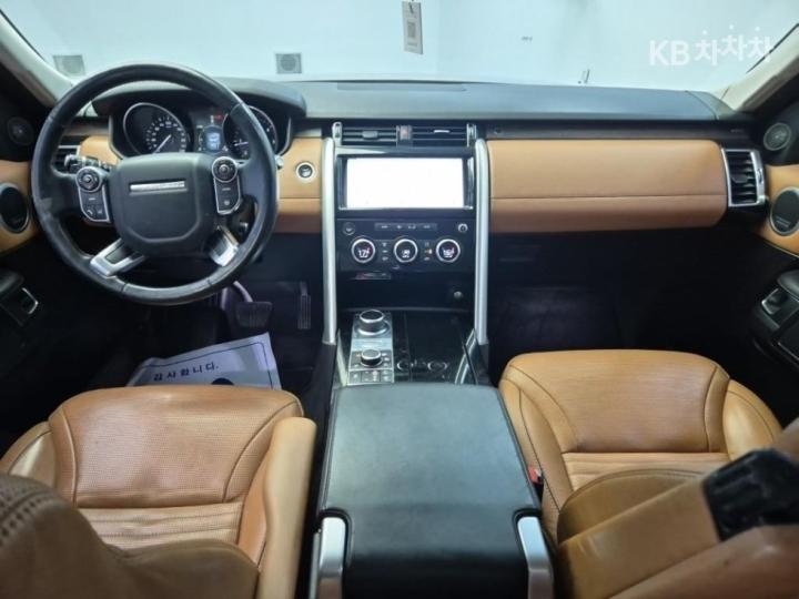 Land Rover Discovery 5 3.0 TD6 HSE Luxury 8