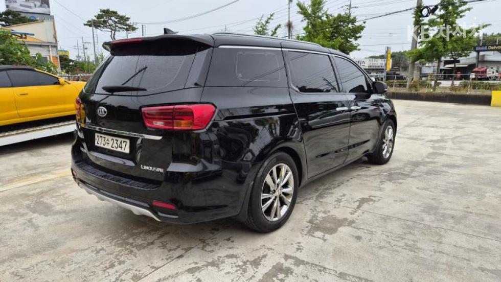 2020 - kia carnival