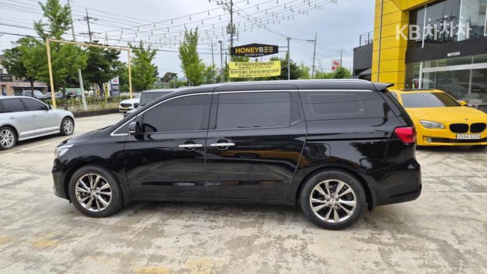 2020 - kia carnival