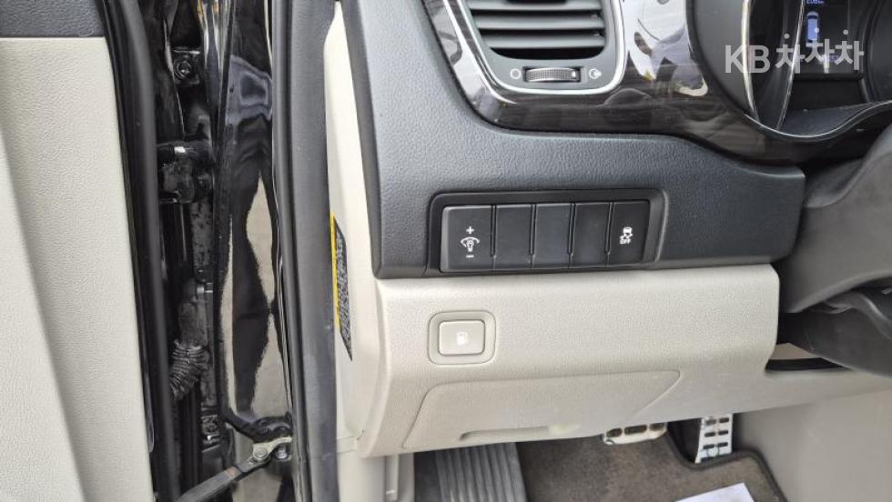 2020 - kia carnival