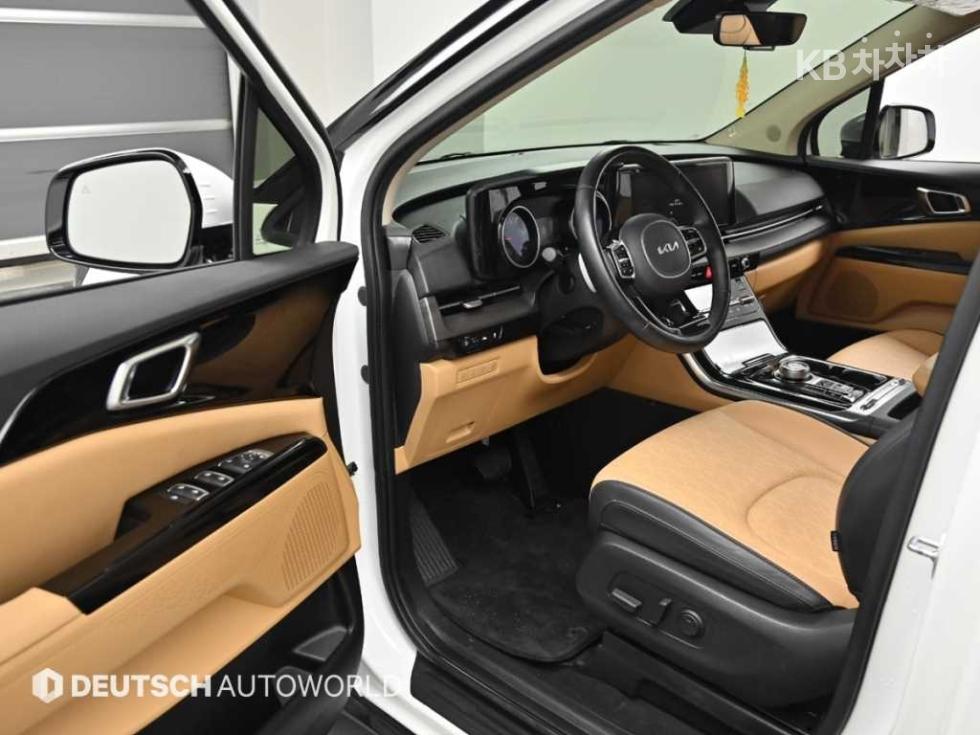 2023 - kia carnival
