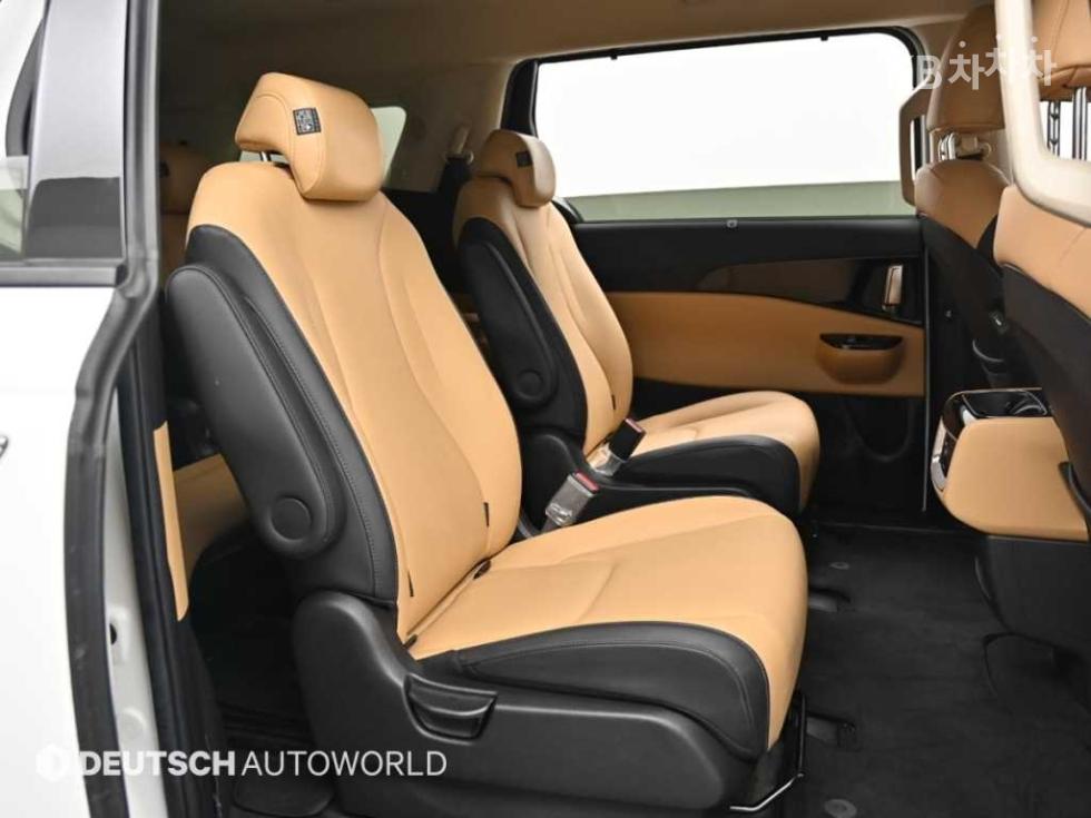 2023 - kia carnival
