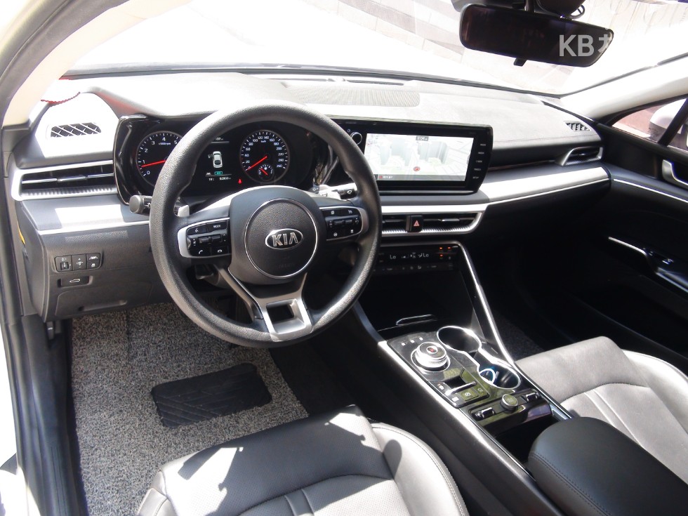 2020 - kia k5