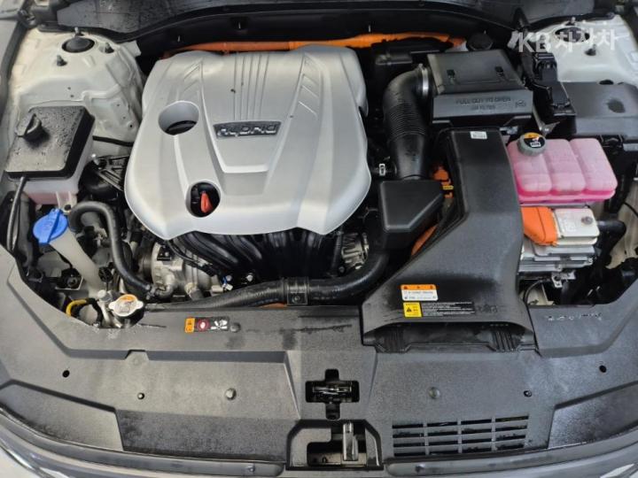 Hyundai Grandeur Hybrid 2.4 Calligraphy 6