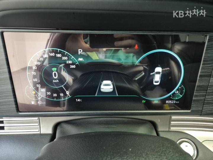 Hyundai Grandeur Hybrid 2.4 Calligraphy 7