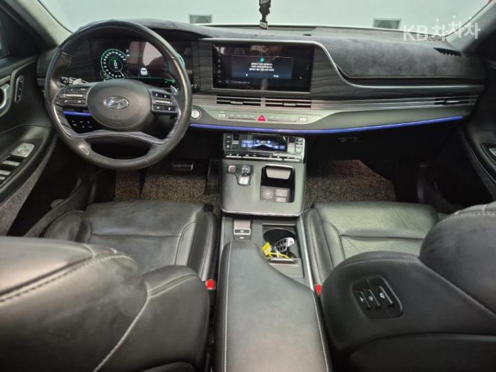 Hyundai Grandeur Hybrid 2.4 Calligraphy 8
