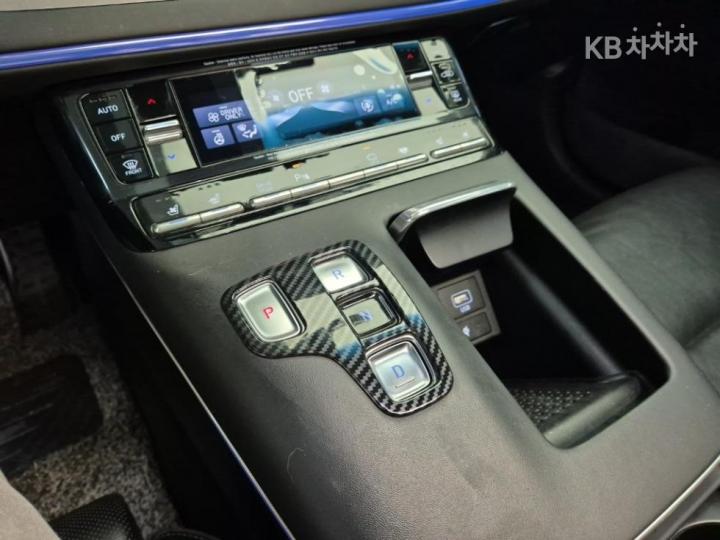 Hyundai Grandeur Hybrid 2.4 Calligraphy 9
