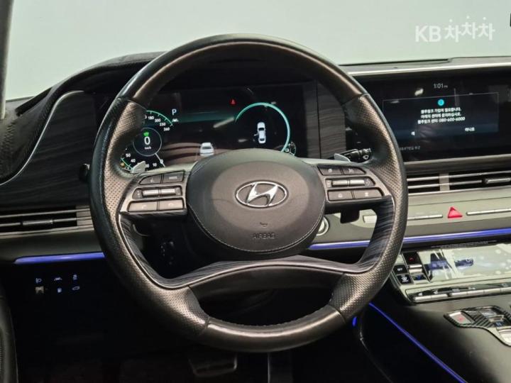 Hyundai Grandeur Hybrid 2.4 Calligraphy 10