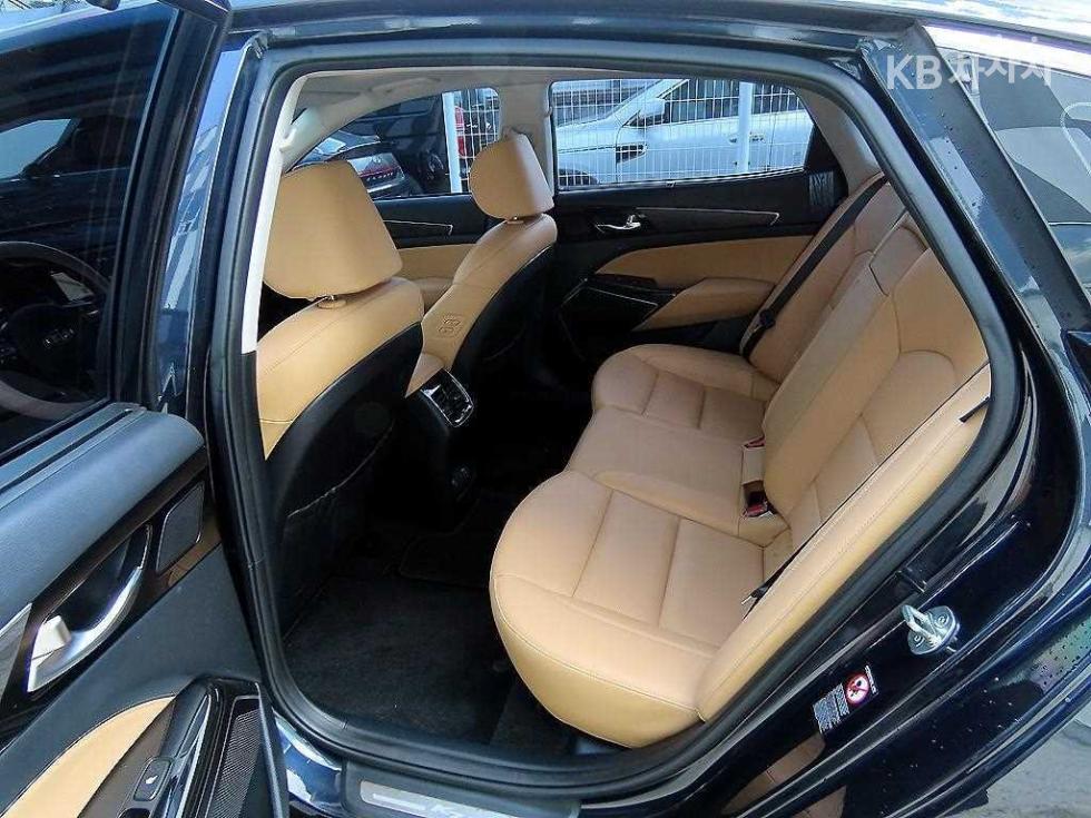 2020 - kia k7