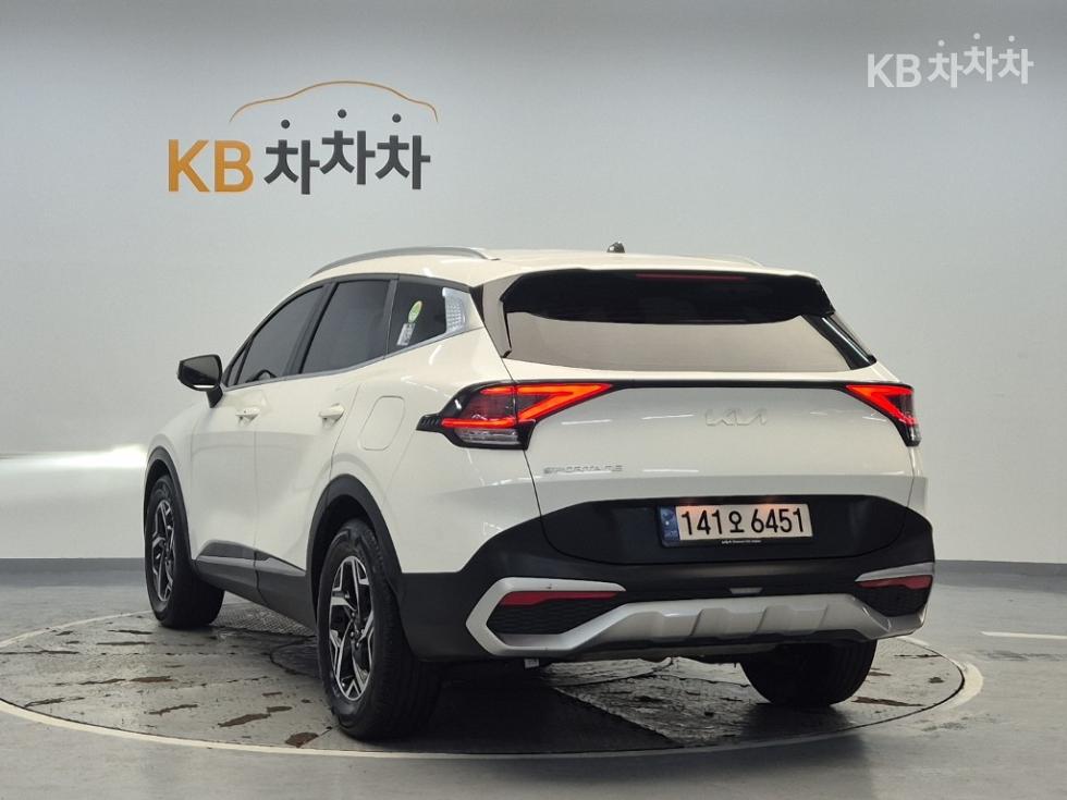 2022 - kia sportage