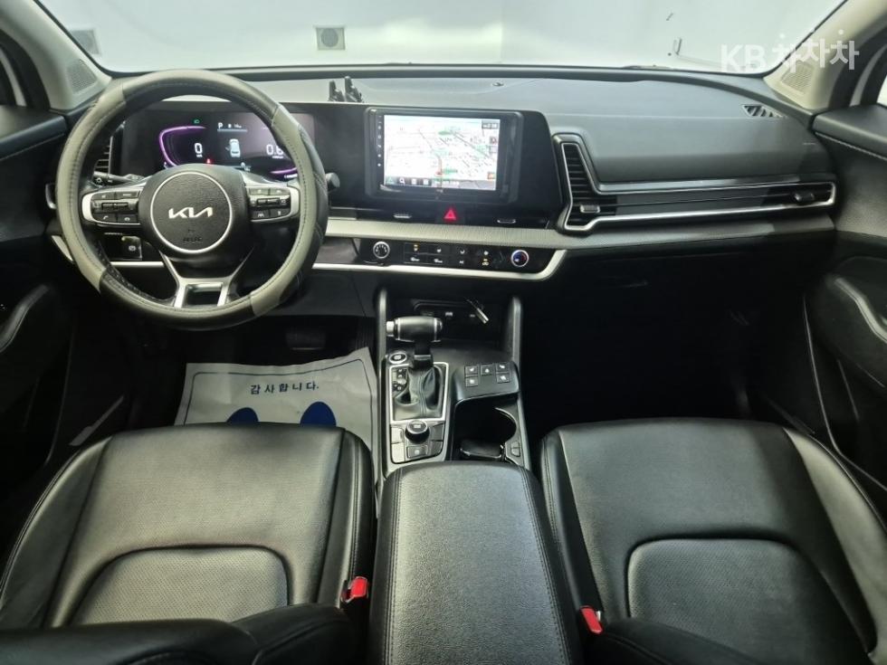 2022 - kia sportage