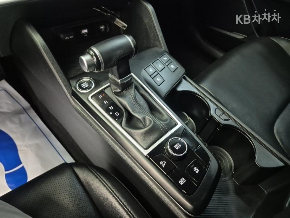 2022 - kia sportage