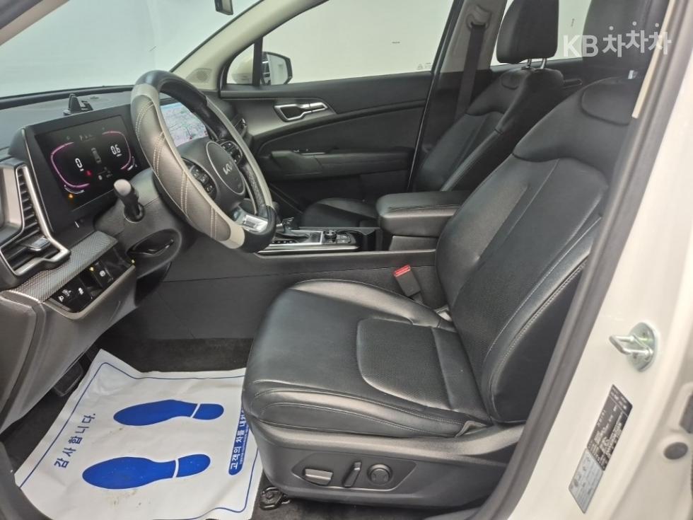 2022 - kia sportage