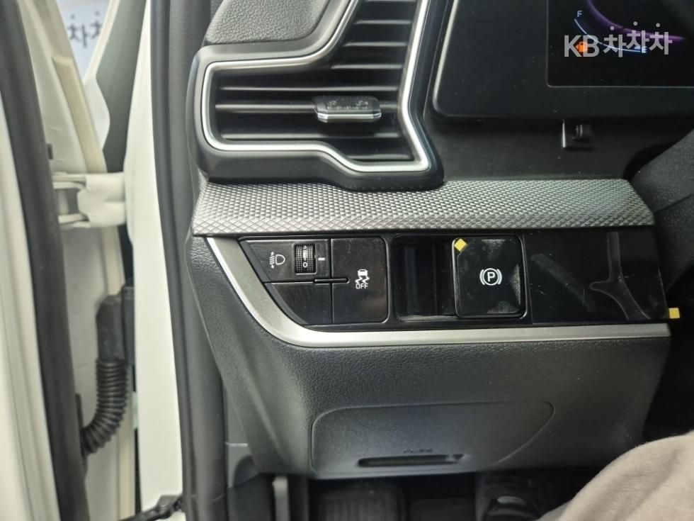 2022 - kia sportage