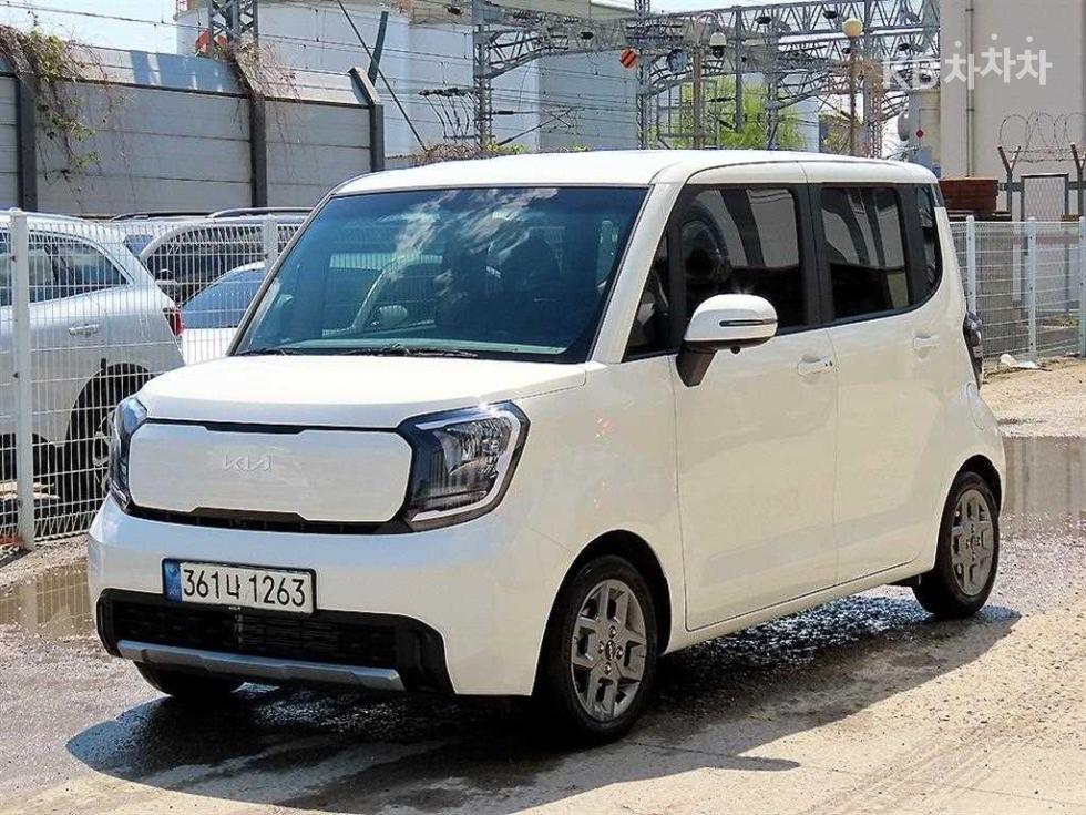2023 - kia kia