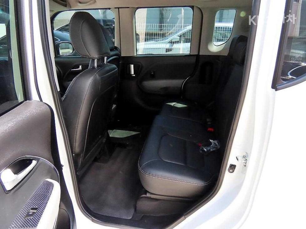 2023 - kia kia