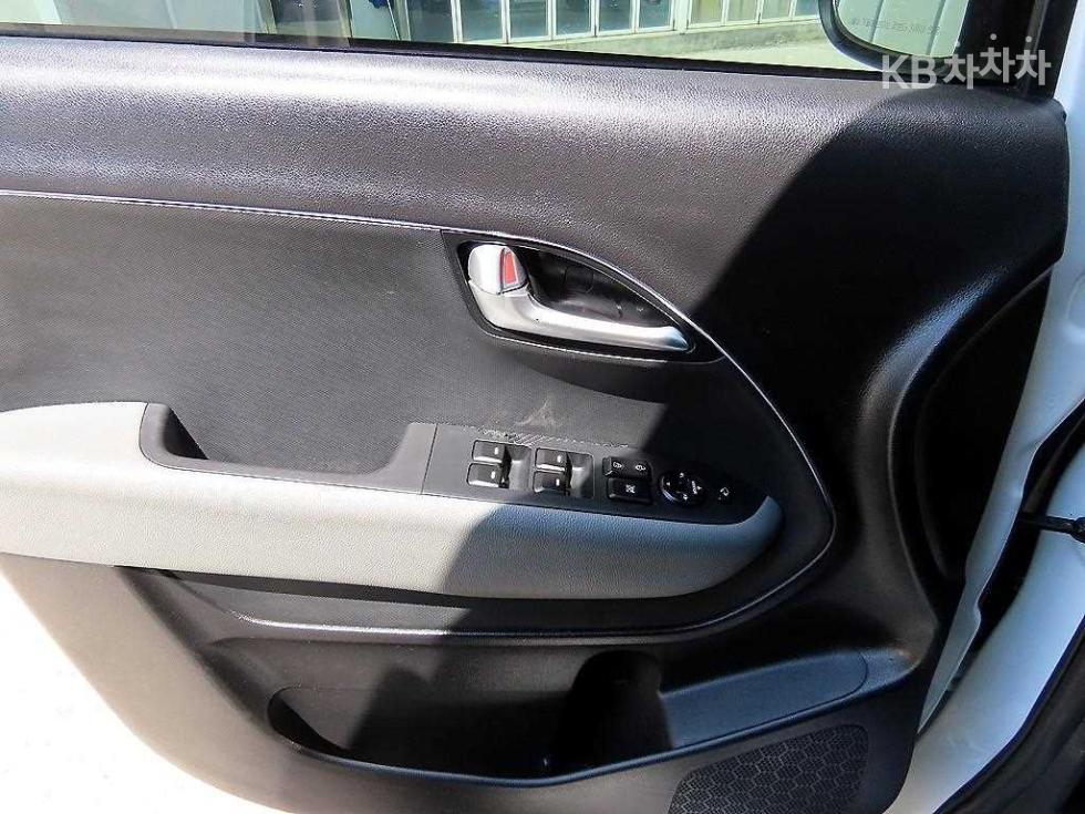 2023 - kia kia