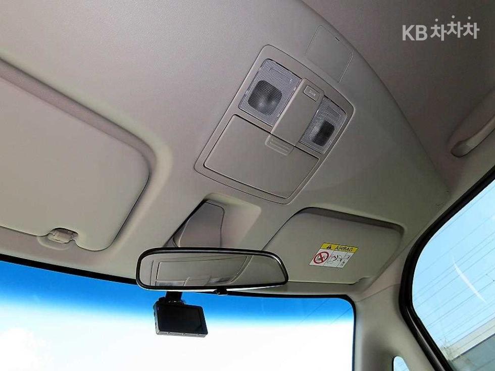 2023 - kia kia