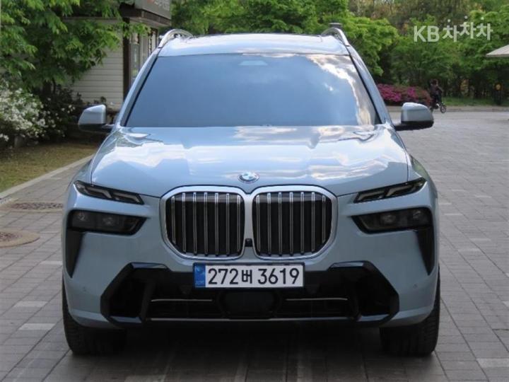 BMW X7 xDrive 40d — foto 1