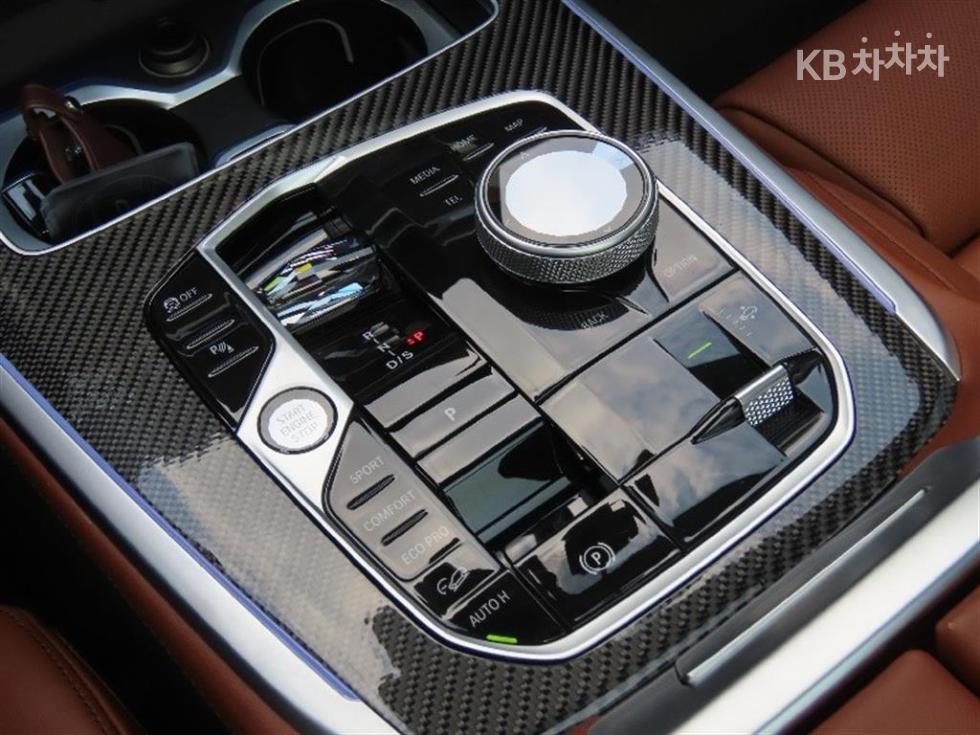 BMW X7 — miniaturë 6