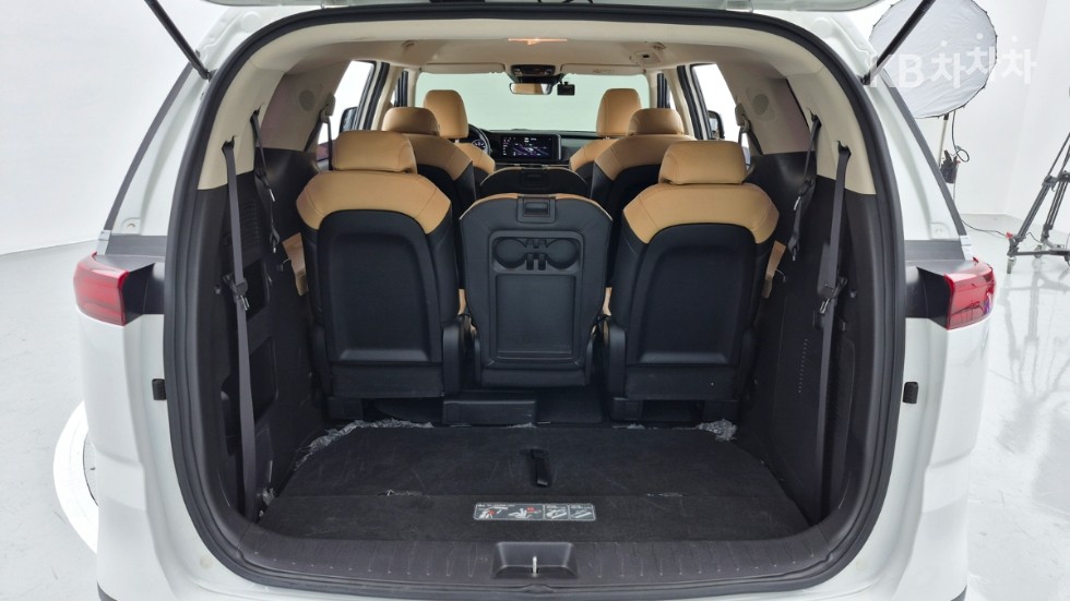 2023 - kia carnival