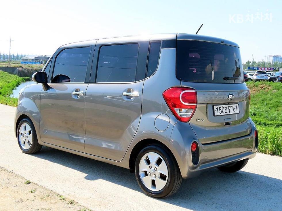 2020 - kia ray