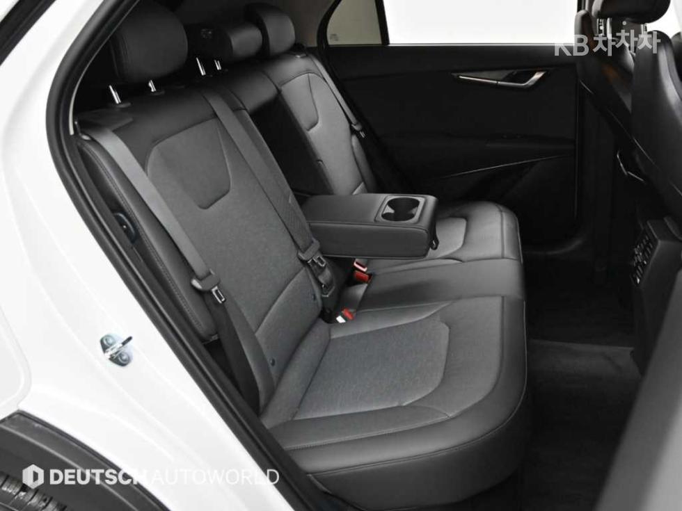 Kia Niro — miniaturë 12