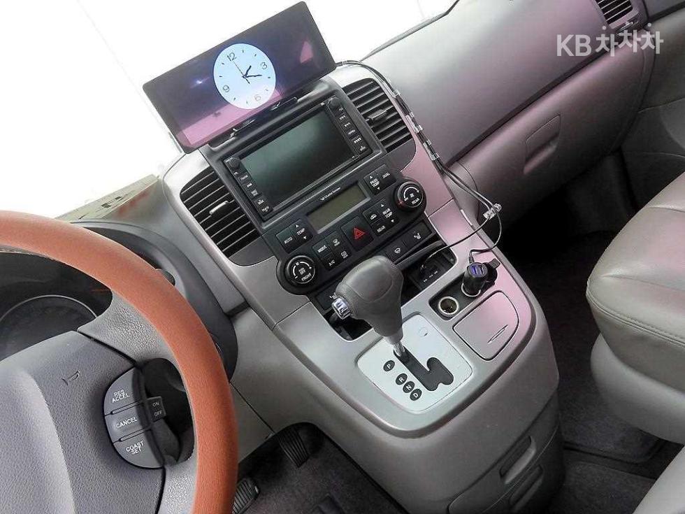 2012 - kia carnival