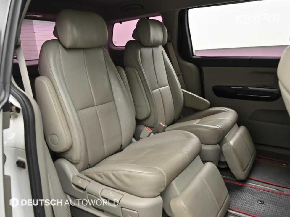 2017 - kia carnival