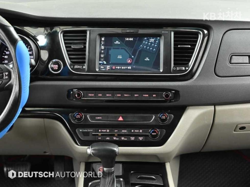 2017 - kia carnival