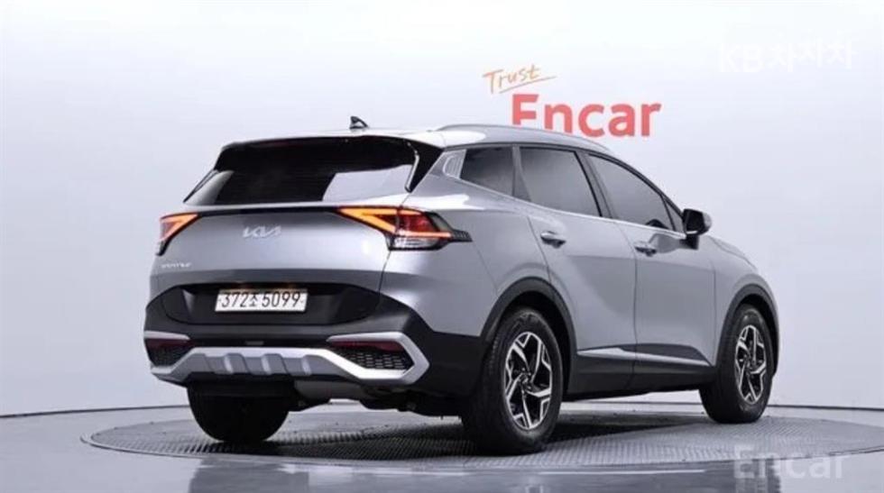 2023 - kia sportage