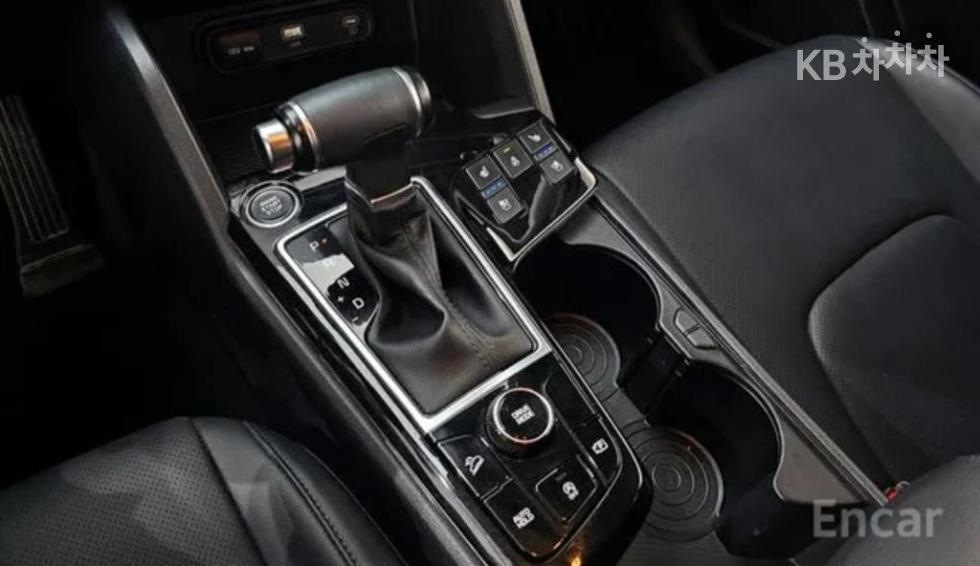 2023 - kia sportage
