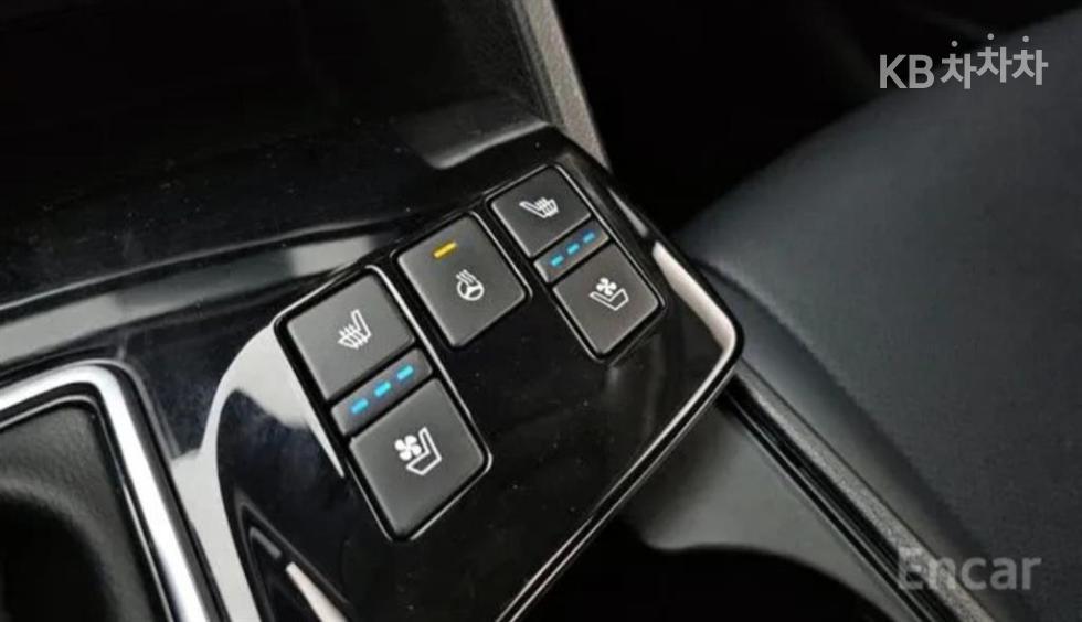 2023 - kia sportage