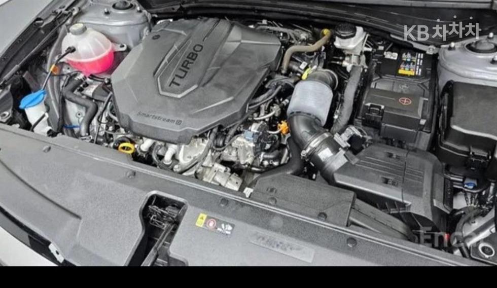 2023 - kia sportage