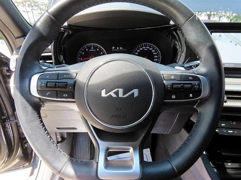 2023 - kia k5