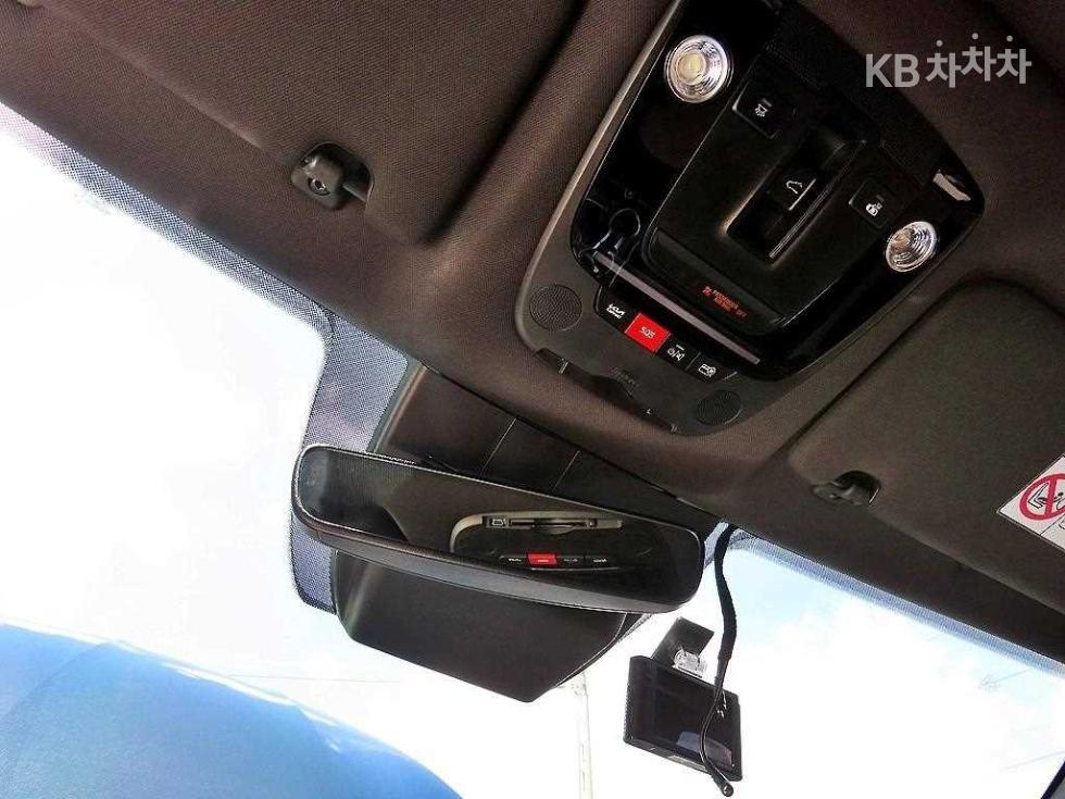 2023 - kia k5