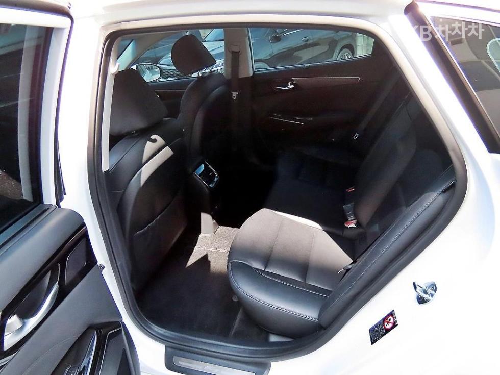 2021 - kia k7