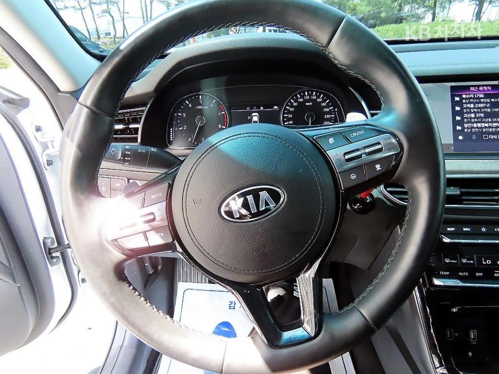 2021 - kia k7