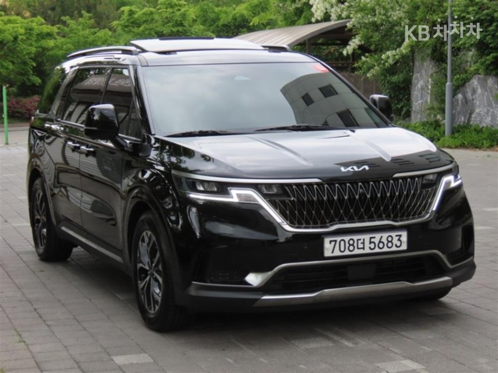 2023 - kia carnival
