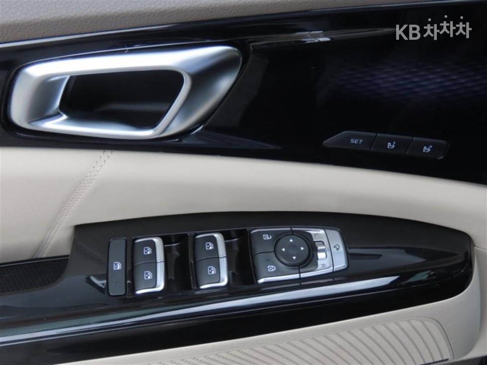 2023 - kia carnival