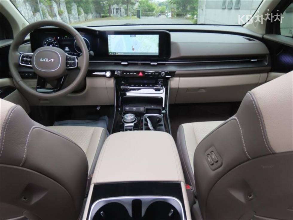 2023 - kia carnival