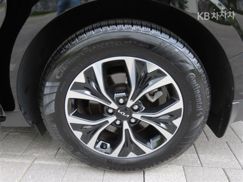 2023 - kia carnival