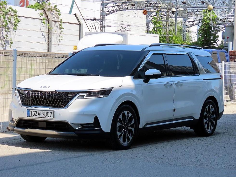 2022 - kia carnival