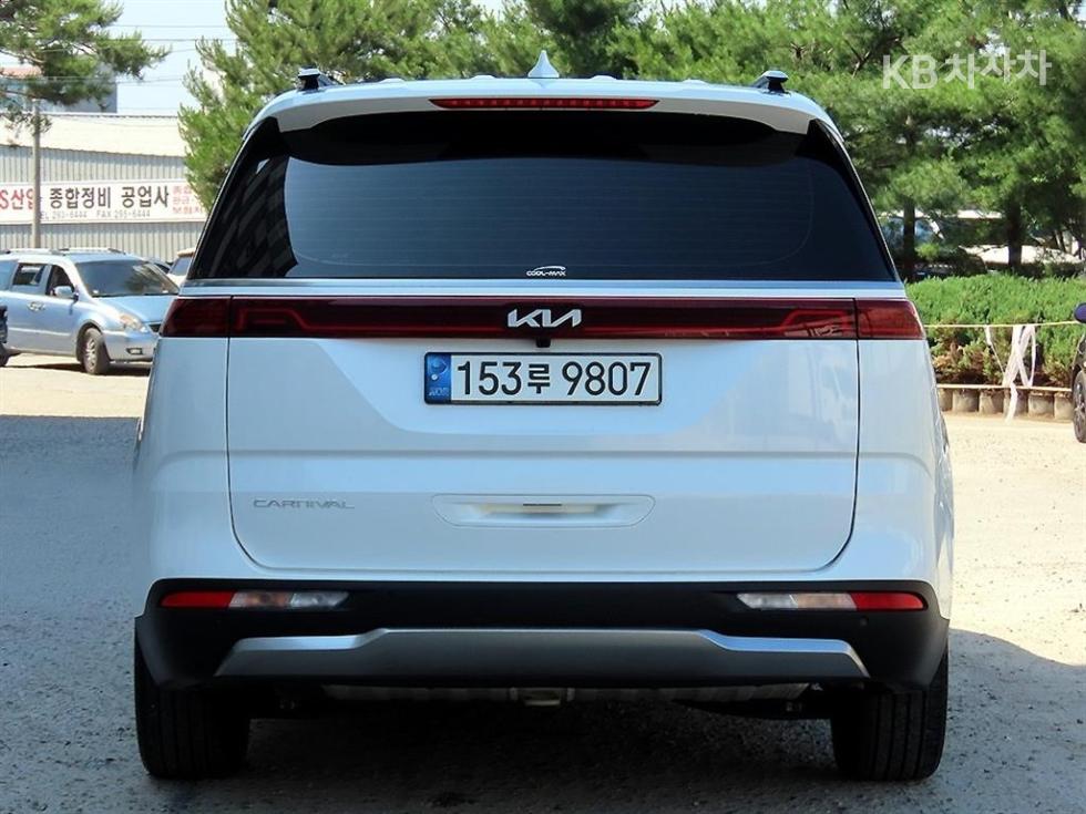 2022 - kia carnival